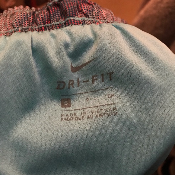 Nike shorts - Picture 2 of 2